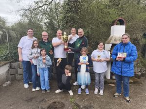 Gruppenbild der glücklichen Gewinner
